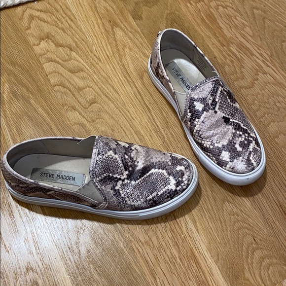 Steve Madden Flats - Picture 3 of 5